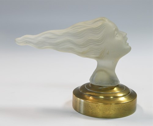 Lot 121 - After Red Ashay, a near pair of 'Victoire' (Speed Girl) car mascots