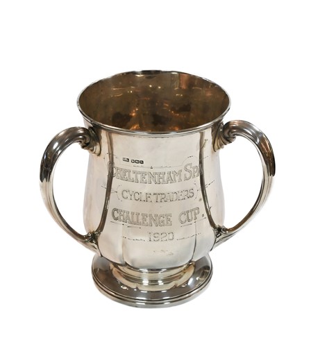 Lot 613 - A George V silver tyg