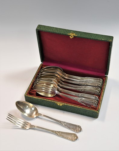 Lot 460 - A harlequin set of 8 French metalwares silver table forks and spoons