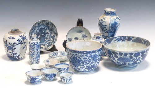 Lot 161 - A quantity of 19th century Chinese blue and...