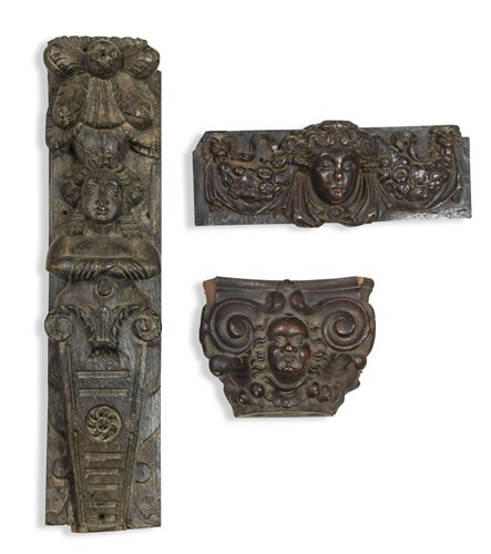 Lot 303 - A carved walnut column capital, probably 17/18th century
