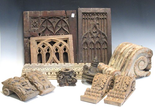 Lot 187 - A quantity of medieval carvings and corbels