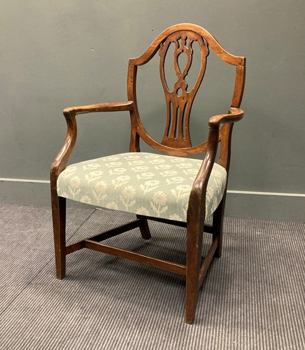 Lot 592 - A late George III Hepplewhite style fruitwood...