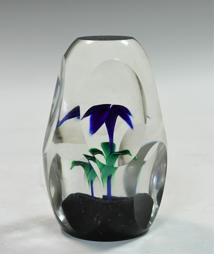 Lot 4 - A collection of John Deacons and other glass paperweights