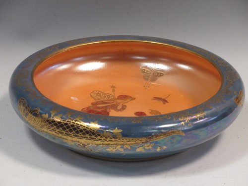 Lot 32 - A Crown Devon Fieldings Lustrine fruit bowl...