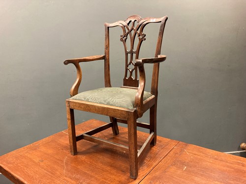 Lot 639 - A Georgian fruitwood armchair, 96 x 65 x 46cm