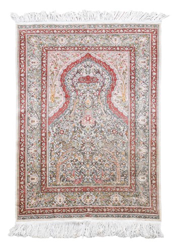 Lot 637 - A Hereke silk rug