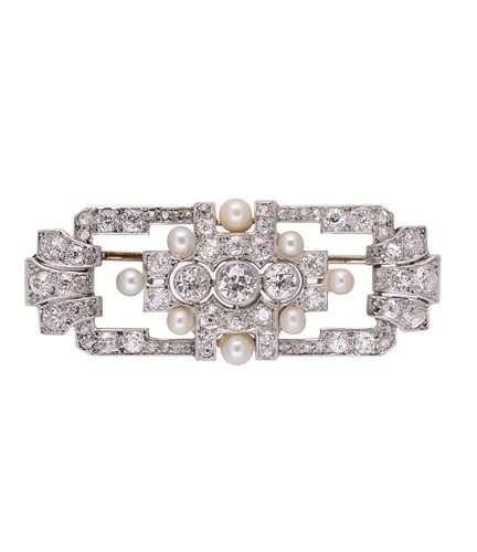 Lot 205 - An Art Deco diamond and pearl panel brooch