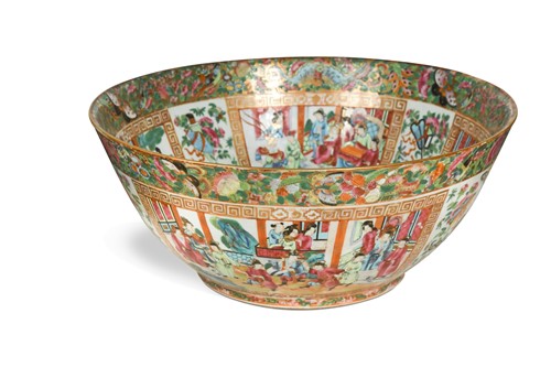 Lot 44 - A large Chinese Canton famille rose bowl, Qing Dynasty, 19th century