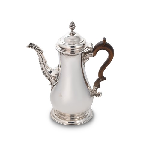 Lot 345 - A George III 18th century silver coffee pot