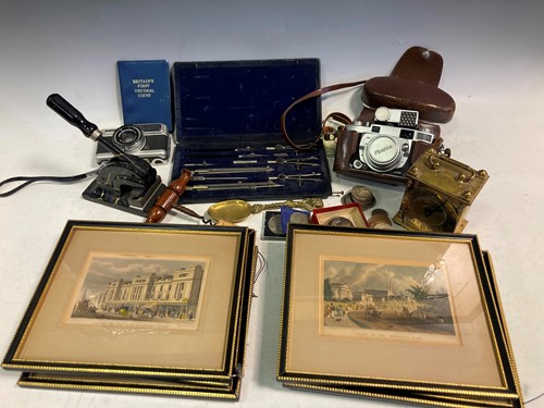 Lot 73 - Small decorative London scene prints, a...