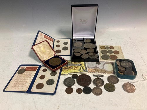 Lot 179 - A 1911 Coronation medal, cased, Turkish Crimea...