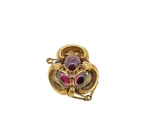 Lot 61 - A 19th century garnet memorial brooch