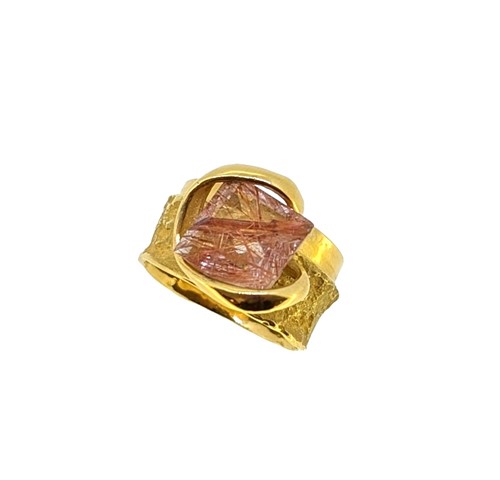 Lot 41 - A rutilated quartz ring