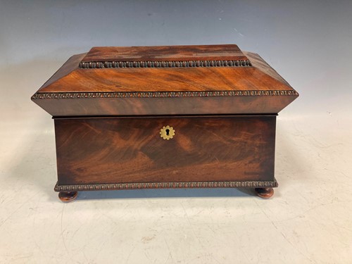 Lot 32 - An early 19th century flame mahogany...