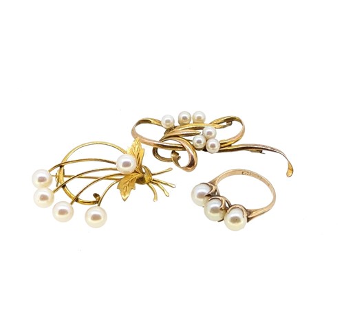 Lot 12 - Two pearl brooches, together with a pearl ring