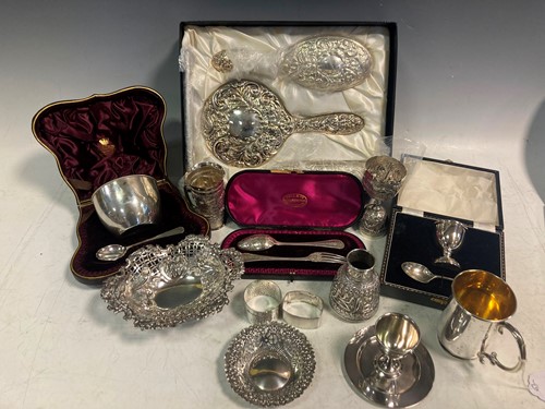 Lot 201 - A collection of silverware including flatware,...