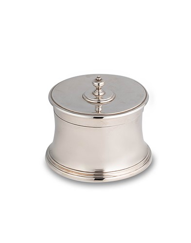 Lot 667 - Glasgow - An early 20th century silver tobacco or biscuit barrel