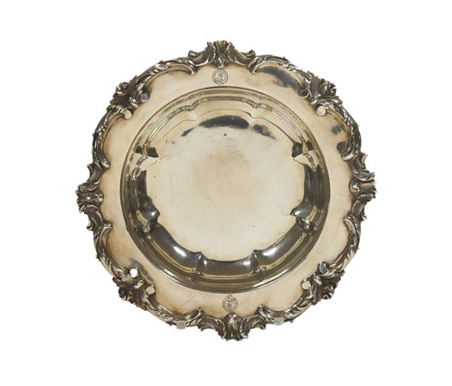 Lot 562 - A Victorian silver dish
