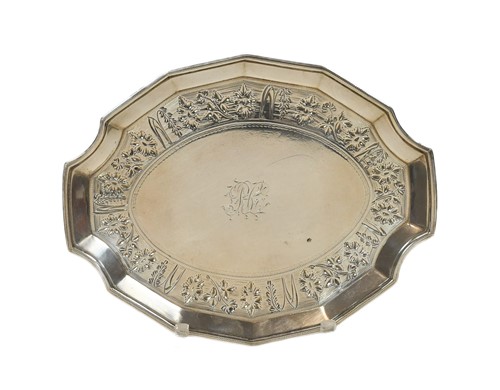 Lot 480 - A George III 18th century silver teapot stand