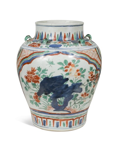 Lot 5 - A Chinese Wucai porcelain wine jar, Transitional Period, 17th century