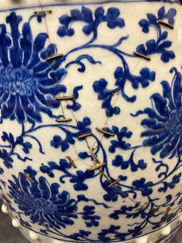 Lot 23 - A Chinese blue and white porcelain barrel seat, Qing Dynasty, 19th century