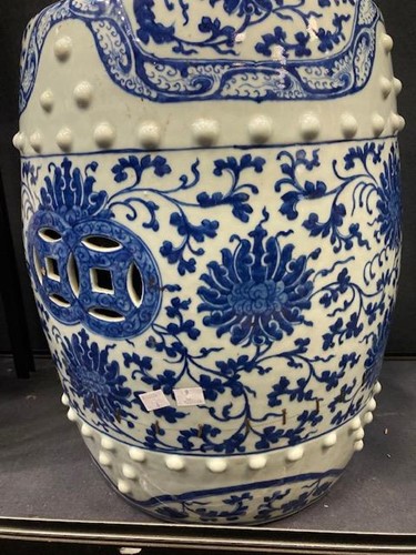 Lot 23 - A Chinese blue and white porcelain barrel seat, Qing Dynasty, 19th century