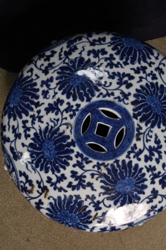 Lot 23 - A Chinese blue and white porcelain barrel seat, Qing Dynasty, 19th century