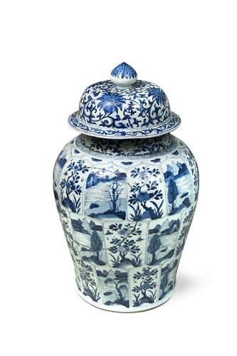 Lot 3 - A large Chinese blue and white porcelain baluster vase and cover, Kangxi Period (1662-1722), circa 1700