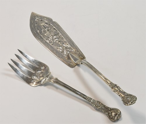 Lot 539 - A pair of Victorian silver fish servers