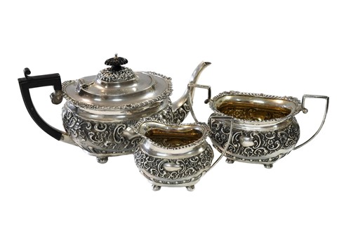 Lot 657 - Chester - An Edward VII silver 3-piece tea set
