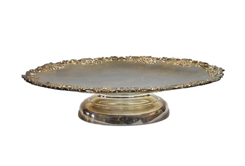 Lot 641 - An Elizabeth II silver standing dish