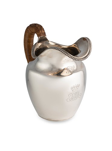 Lot 532 - A George III silver water jug