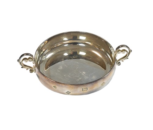Lot 639 - An Elizabeth II silver two handled bowl