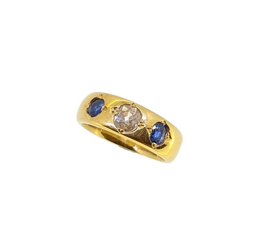 Lot 178 - A diamond and sapphire ring