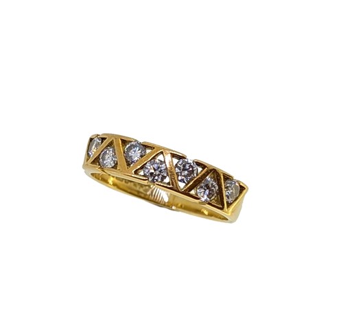 Lot 171 - An 18ct gold seven stone diamond ring