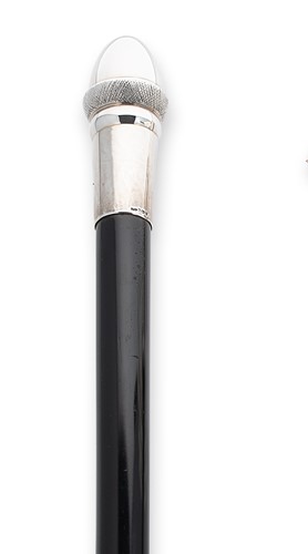 Lot 435 - Martyn Pugh - A silver topped ebony walking cane