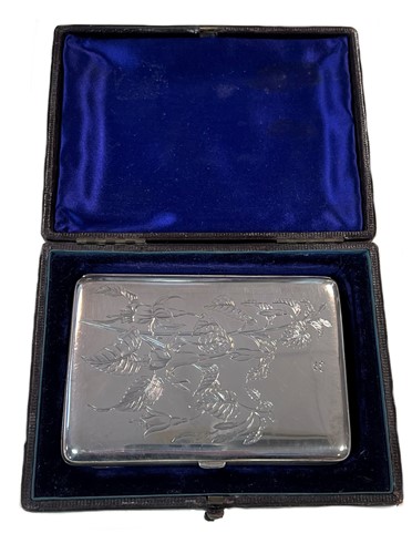 Lot 404 - A Victorian silver purse with the original fitted case