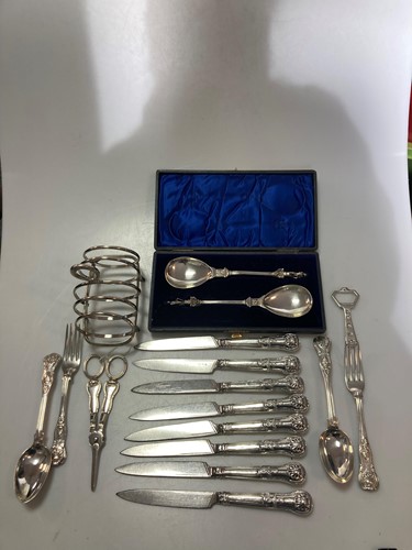 Lot 245 - A collection of silverware including two...
