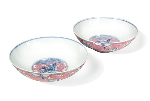 Lot 25 - A pair of Chinese blue and white porcelain and pink enamelled bowls, Guangxu (1875 - 1905)