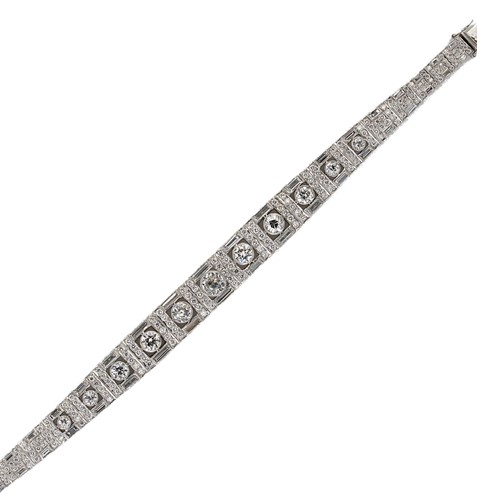 Lot 254 - A diamond bracelet