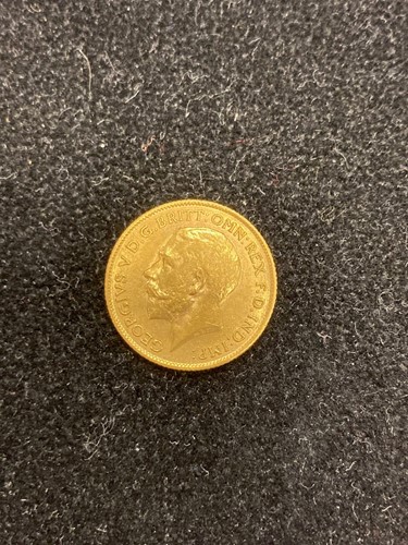 Lot 185 - George V gold half sovereign 1911