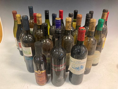 Lot 106 - Two boxes of assorted Wine Club wines, red and...