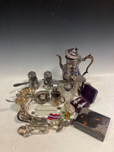 Lot 202 - A quantity of silver items including...