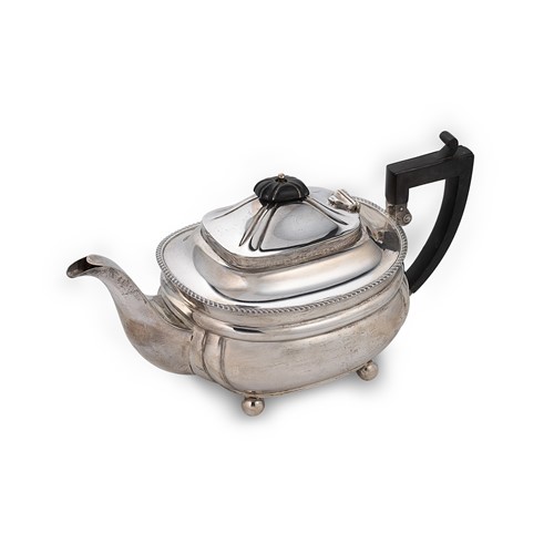 Lot 448 - A George V silver teapot