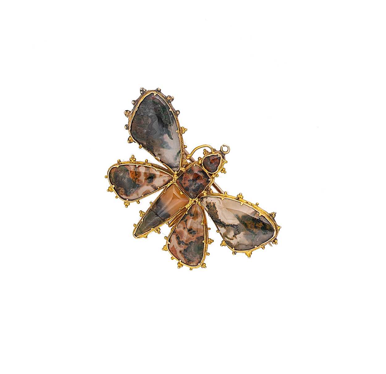 Lot 4 - An agate butterfly brooch