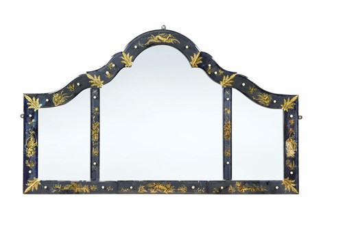 Lot 702 - A chinoiserie decorated eglomise wall mirror, early 20th century