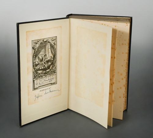 Lot 386 - DU MAURIER (Daphne) Rebecca, 1st edition,...
