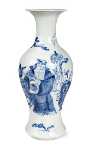 Lot 9 - A Chinese blue and white porcelain baluster vase, Qing Dynasty, 19th century