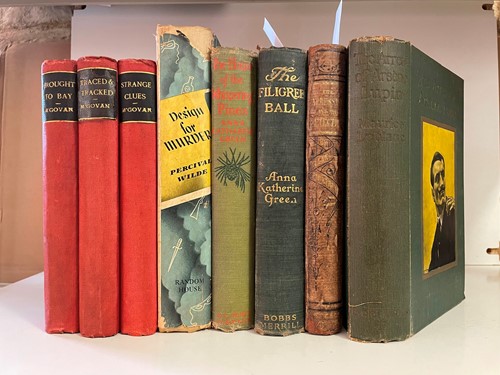 Lot 391 - Detective mysteries.